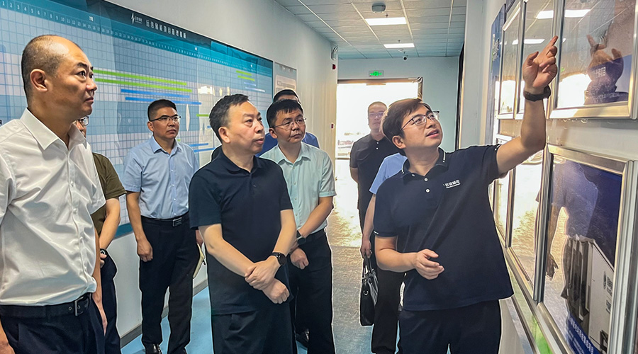 江苏省镇江市新区管委会领导莅临杏鑫娱乐储能江苏工厂调研指导