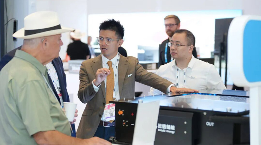 RE 2025｜杏鑫娱乐发布构网型 浸没式液冷解决方案，为客户打造优质储能资产